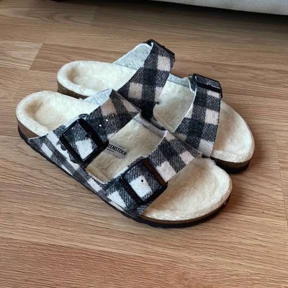 Birkenstock Shoes - Birkenstock Arizona Shearling Wool Plaid White size 8,5
